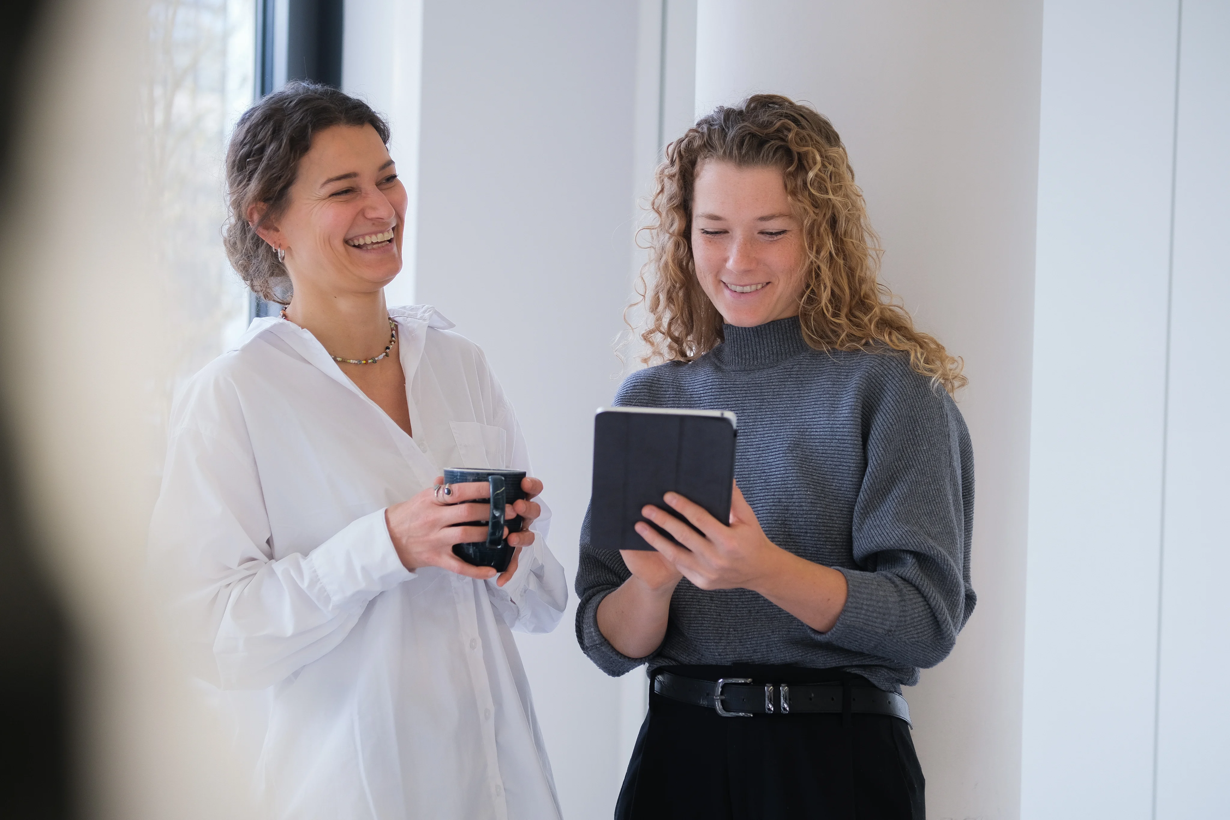 Two Declarium team members in discussion